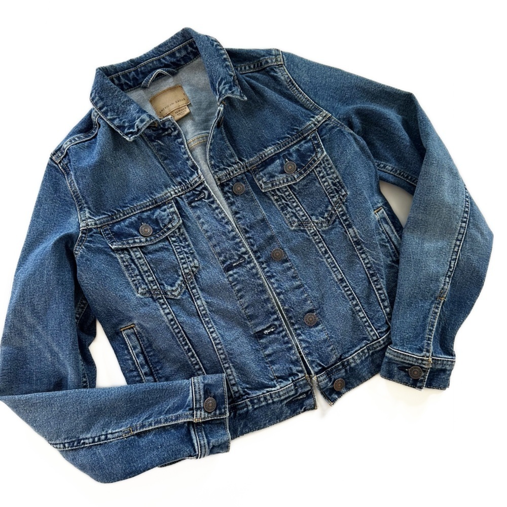 American Eagle Women’s XS Strigid Classic Denim Trucker Jacket - Picture 2 of 8